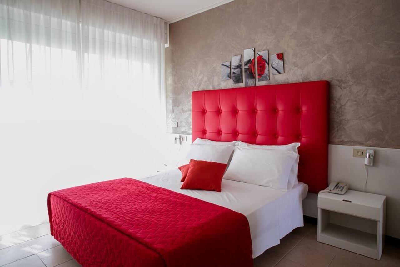 Hotel Picobello Pineta リド・ディ・イエゾロ エクステリア 写真